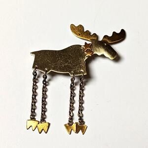 Vintage Gold Tone Chain Leg Articulated Dangly Leg Moose Star Brooch